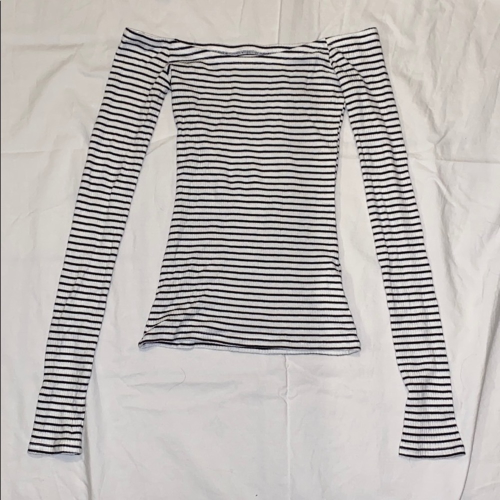 hollister off the shoulder long sleeve tee